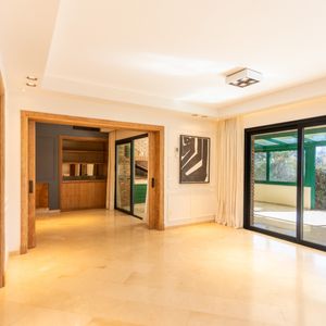 Apartamento En Venta De 3 Dormitorios Con Jardín En Carrasco Sur Sobre Harwood