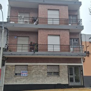 Apartamento 1 Dormitorio Con Patio En Goes