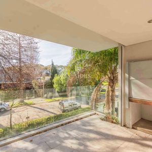 Apartamento En Venta 3 Dormitorios + Servicio, 2 Garajes + Terraza De 100 Mts - Carrasco