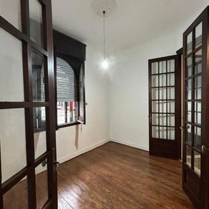 Exclusivo Apartamento De Lujo En Alquiler: 3 Dormitorios, Sótano De 70 M² Y Ubicación Privilegiada En Martín García Y San Martín.