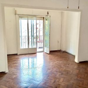 Alquiler En Cordon De 3 Dormitorios Y 2 Baños, Balcon, Terraza Lavadero, Gastos Comunes Bajos