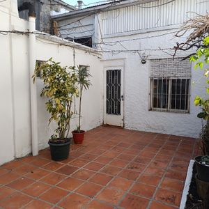 Casa De Dos Plantas Con Gran Potencial. Muy Buena Oportunidad!!!