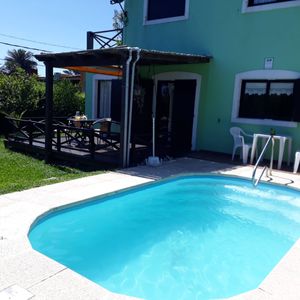 Casa De Construcción Tradicional Con Piscina