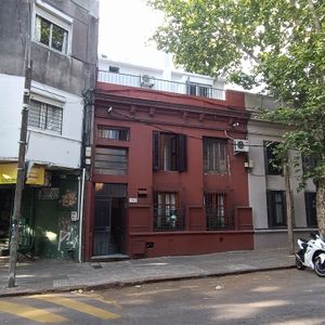Con Renta / Casa De Altos, Luminosa Y Muy Segura!!!