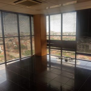 Gran Oficina De Lujo Torre Empresarial Cainco