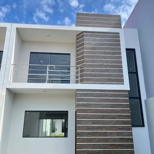 Casa En Venta De 4 Dormitorios En Zona Sur