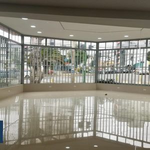 Casa Comercial En Alquiler, Calacoto