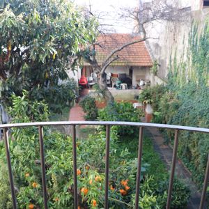 Casa Con Gran Fondo Verde Y Dos Construcciones Pocitos / Villa Biarritz