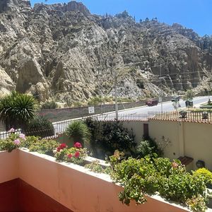 Hermosa Casa Amoblada En Alquiler En  Achumani