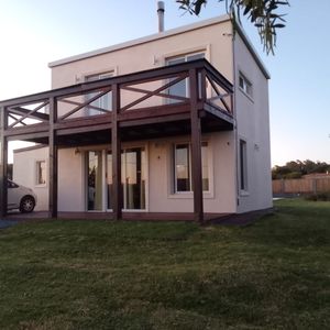Casa Para Alquiler En Piriápolis, Punta Negra
