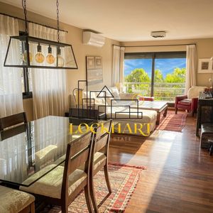 Apartamento En Carrasco Con Parrillero, Garage Doble, Piscina Y Bajos Gastos 