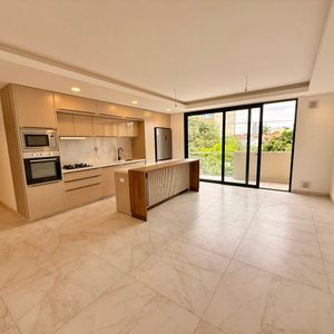 En Alquiler Departamento De Lujo En Equipetrol, Condado VI Plaza Italia