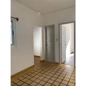 Capurro. Apartamento En Frente De 2 Dormitorios. Balcón Y Azotea.