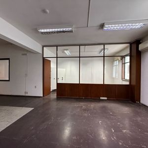 Gran Oficina En Ciudad Vieja Con Depósito Y Plazas De Garaje