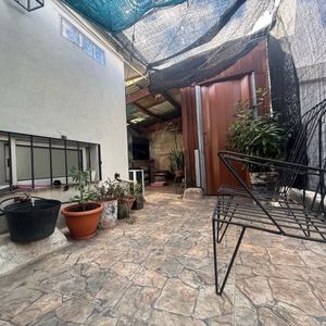 Aguada: Apartamento De Dos Dormitorios Con Terraza