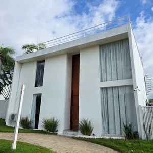 Casa En El Urubó – Elegancia Y Naturaleza