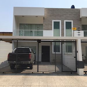 Vendo Hermosa Casa Av. Alemana