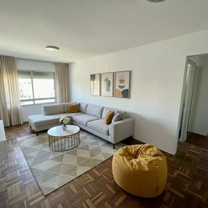 Apartamento De 3 Dormitorios Con Garage En Acevedo Díaz Y Bulevar España