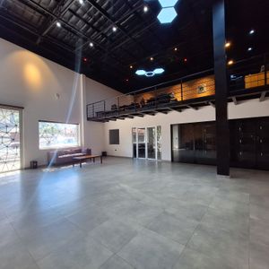 Edificio En Alquiler Zona Paragua | Oficinas Amobladas Listas Para Operar