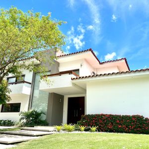 Casa De Lujo En Colinas Del Urubo Sector 1