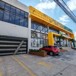 Mega Showroom En Venta - Barrio Lindo Zon Este