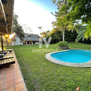 Amplia Casa Con Piscina A 200 Metros Del Mar