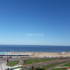 Importante Departamento De 3 Dormitorios En Suite Con Vista Al Mar En Edificio De Gran Categoria