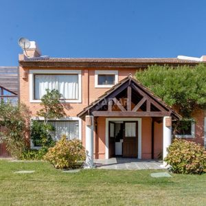 Alquiler Casa En Montoya 4 Dormitorios Con Piscina