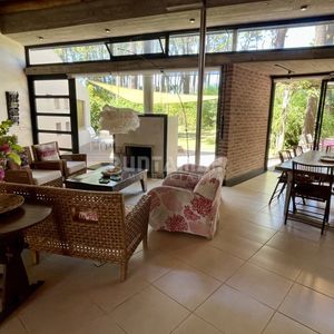 Venta Casa 4 Dormitorios Manantiales Barrio Laguna Blanca