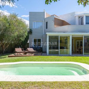 Casa En La Juanita De 4 Dormitorios A Minutios De Jose Ignacio