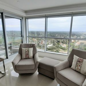 Apartamento En Edificio De Categoria Con Vista Al Mar