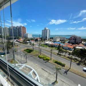 Departamento De 2 Dormitorios En Edificio De Categoria