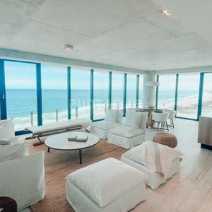 Venta Impactante Apartamento 2 Dormitorios En Edificio Surfside