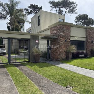 Casa En Alquiler En La Mansa Con Piscina Climatizada