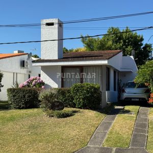 Casa De 2 Dormitorios En La Mansa