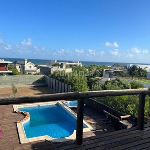 Alquiler Casa Montoya De 6 Dorm Con Vista Al Mar Y Piscina