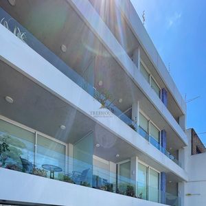 Alquiler Apartamento 2 Dormitorios Con Garaje En Malvin