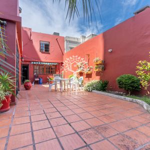 Venta Casa 4 Dormitorios Con Patio Y Garaje En Pocitos