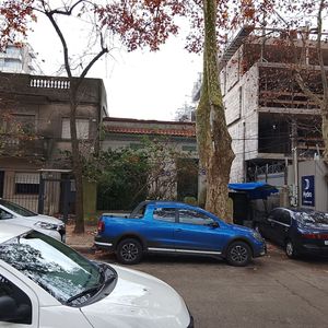 Venta De Casa, Punta Carretas Con Amplio Terreno