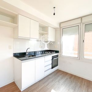 Alquiler De Apartamento De 1 Dormitorio Con Garaje En Parque Rodó, Montevideo.