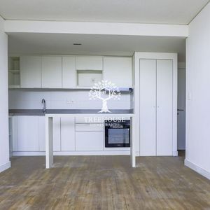 Alquiler De Apartamento De 2 Dormitorios Con Terraza Y Garaje En Malvín