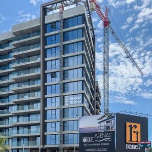Venta Apartamento De 2 Dormitorios Con Terraza En Malvin.