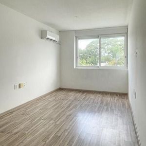Venta Con Renta Monoambiente En Puerto Buceo