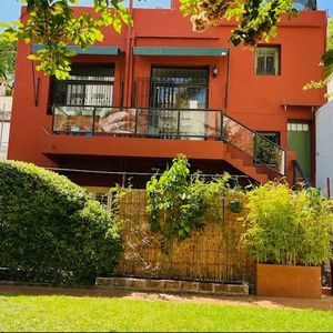 Venta Casa En Pocitos De 8 Dormitorios Y Jardin