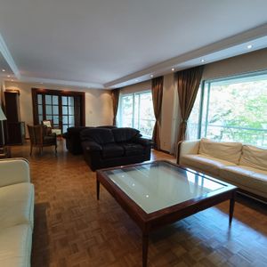 Apartamento De Categoría Frente Al Golf | 4 Dormitorios + Servicio