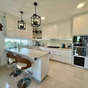 Casa En Alquiler – Colinas Del Urubó