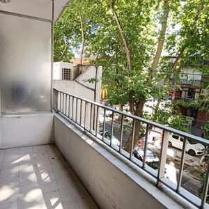 Luminoso A Metros De Ramibla De Pocitos Con Terraza Y Garaje 