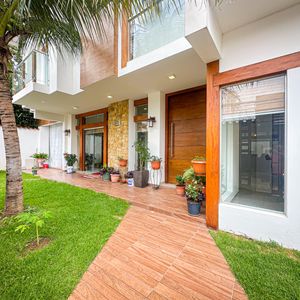 Hermosa Casa En Venta Barrio Hamacas - Entre 3er Y 4to Anillo 