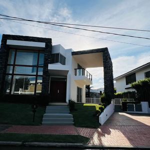 Casa En Alquiler Condominio Rio Sierra - Urubó