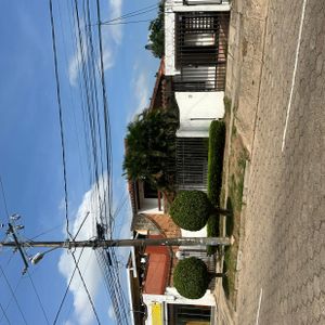 Alquilo Casa Independiente Sin Muebles – Av. Radial 27 – Bs. 3.500